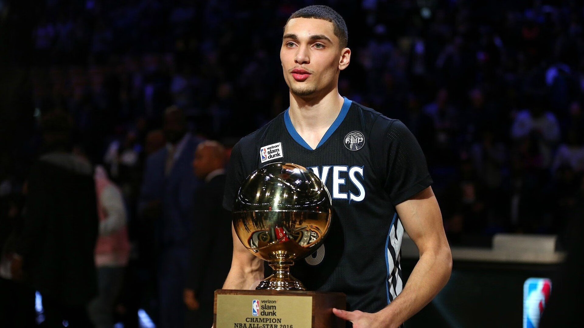 爱爱游戏-《电竞选手的职业规划：未来多重可能性》，电竞职业选手职业生涯有多长